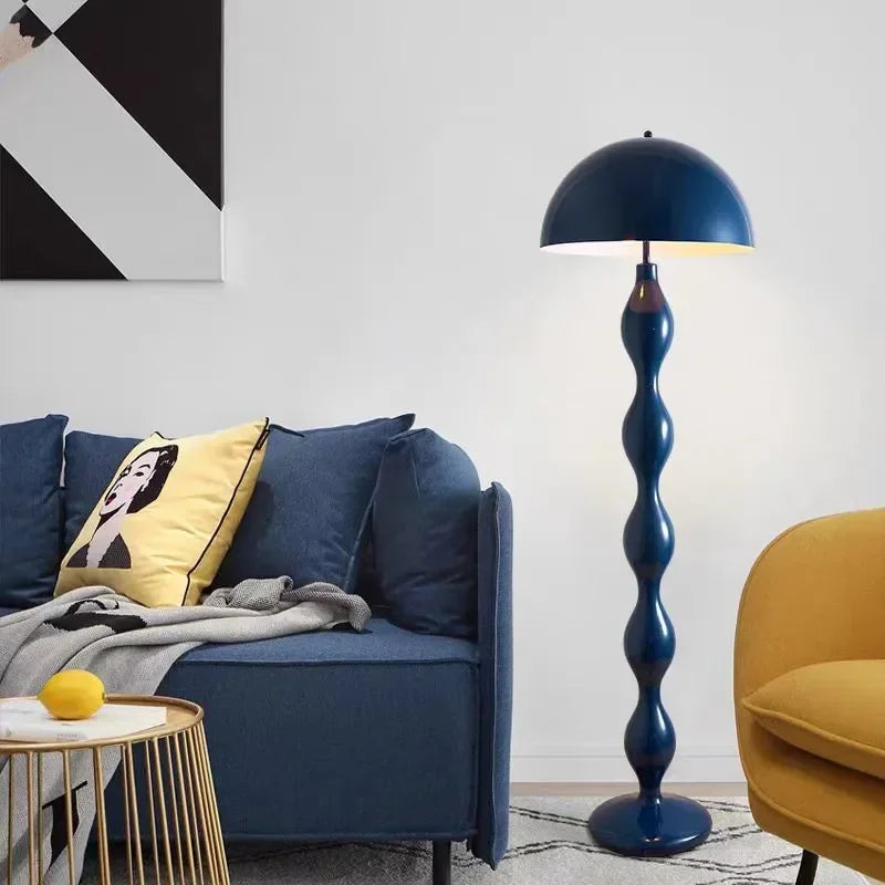 Gulvlampe til stuen - Moderne og elegant belysning til stuen 