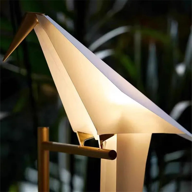 Gulvlampe til stuen – Kunstnerisk og raffineret design til moderne interiør 