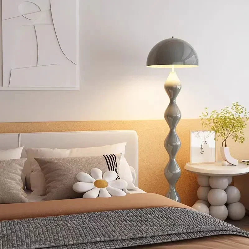 Gulvlampe til stuen - Moderne og elegant belysning til stuen 