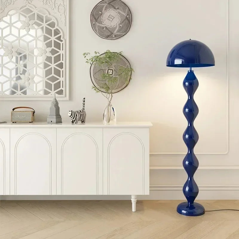 Gulvlampe til stuen - Moderne og elegant belysning til stuen 