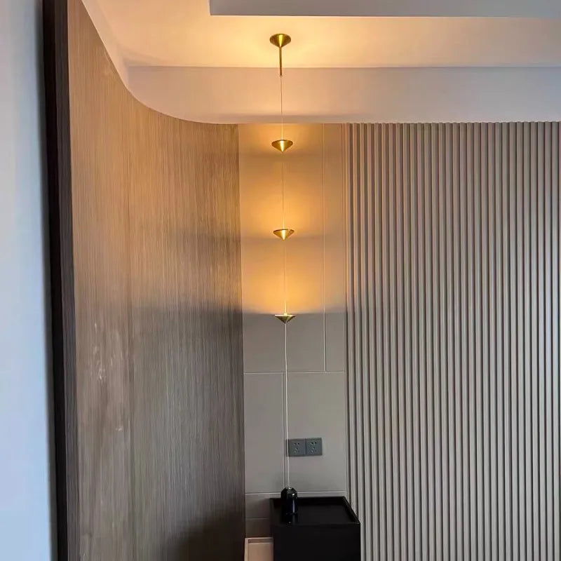 Gulvlampe til stuen – Minimalistisk og moderne belysning til indretning 