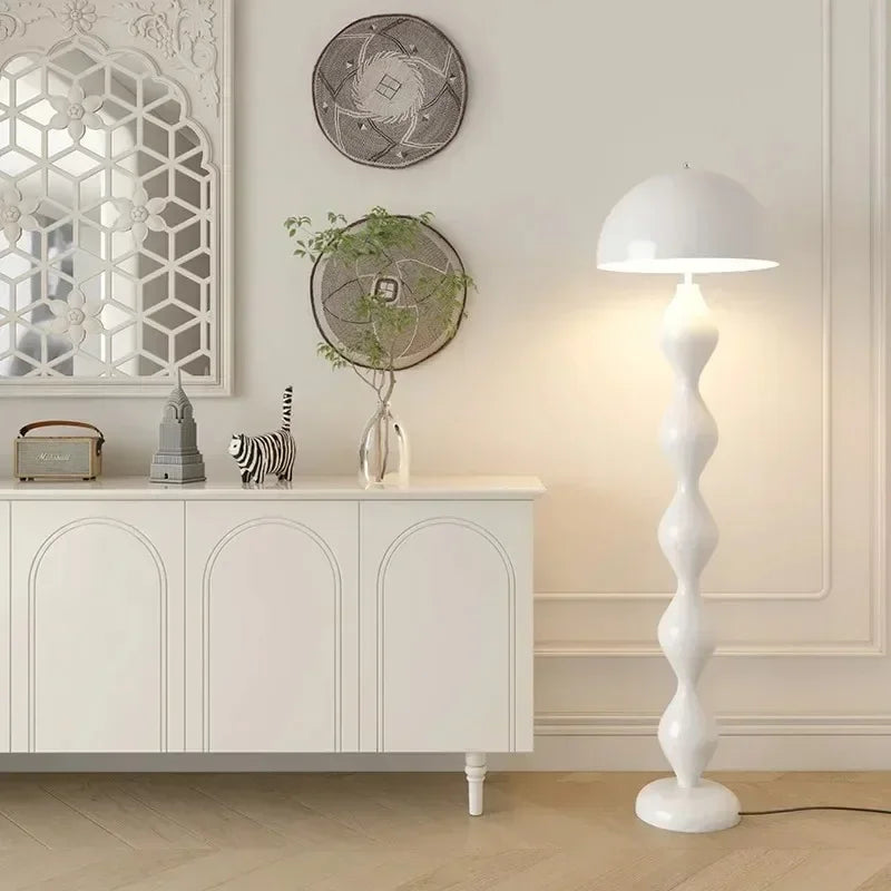 Gulvlampe til stuen - Moderne og elegant belysning til stuen 