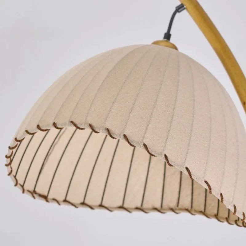 Gulvlampe til stuen – Retro elegance til et elegant interiør 