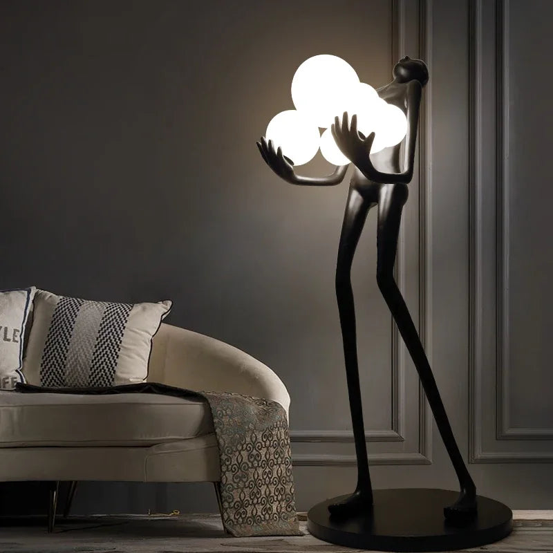 Gulvlampe til stuen – Kunstnerisk og moderne belysning til unikke interiører 